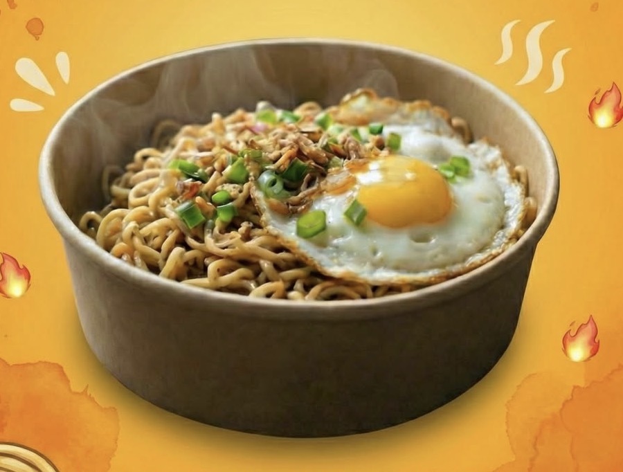 Indomie goreng spesial dengan topping